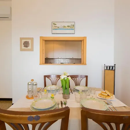 Casaviva - Bright Seaview Retreat In شقة
